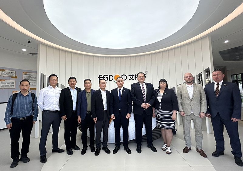 白俄羅斯布列斯特州扎賓卡區(qū)執(zhí)行委員會(huì)主席庫(kù)茲米奇·安德烈一行蒞臨艾格多集團(tuán)，共繪中白合作新藍(lán)圖